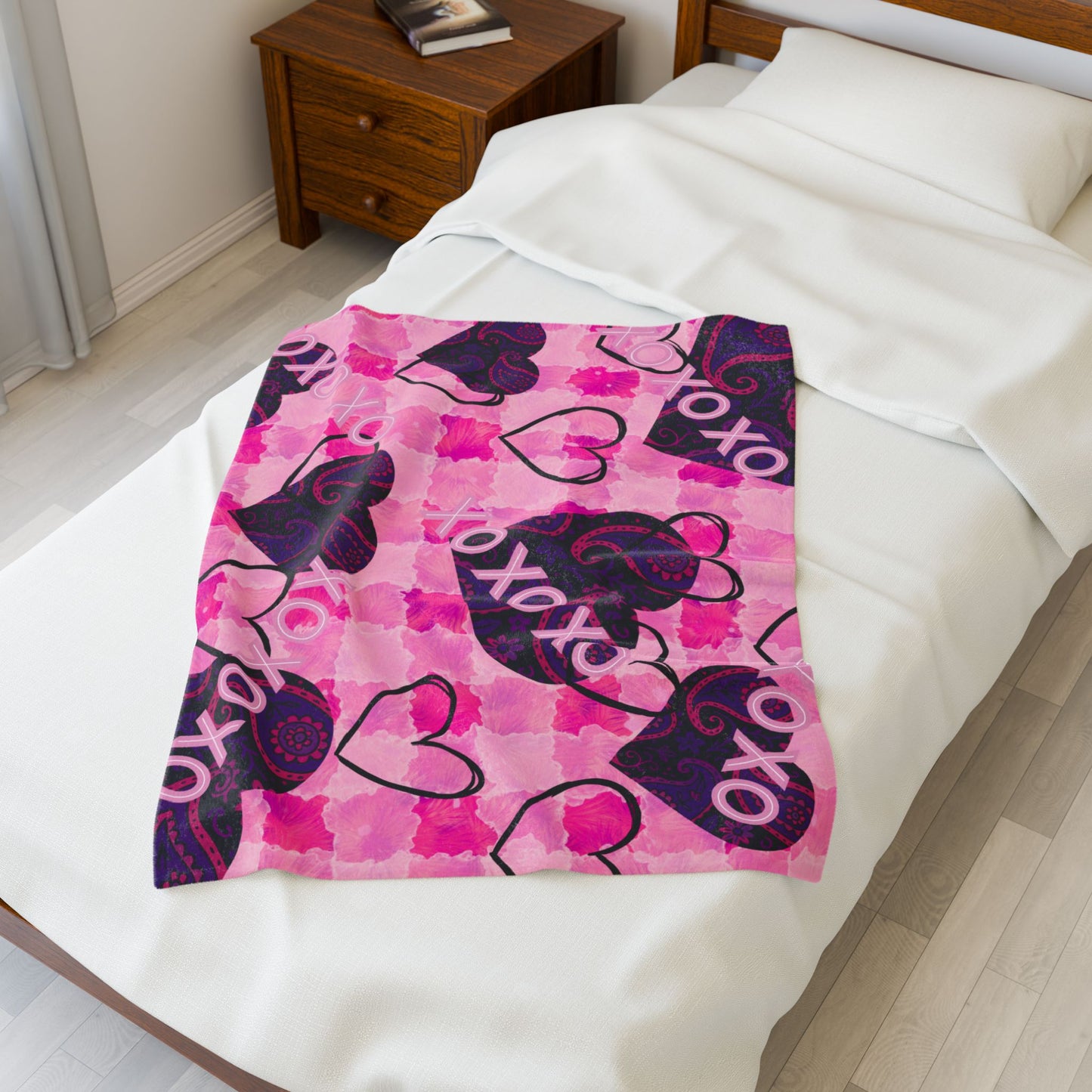 XOXO Heart Pattern Velveteen Plush Blanket | Pink Paisley Hearts Throw