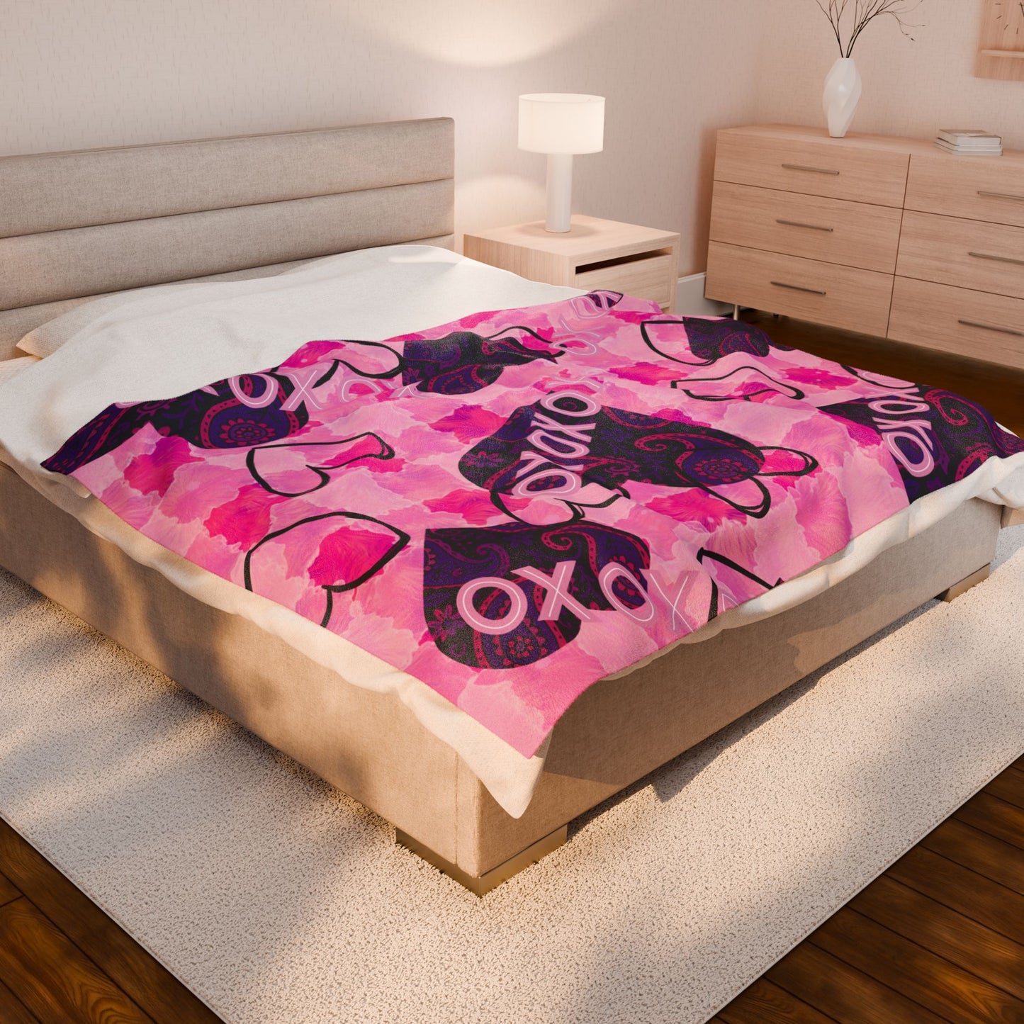 XOXO Heart Pattern Velveteen Plush Blanket | Pink Paisley Hearts Throw